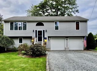 15 Vernon Ave, Bristol, RI 02809