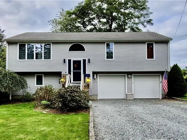 15 Vernon Ave, Bristol, RI 02809