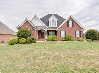 408 Hunting Crest Ct, Boiling Springs, SC 29316