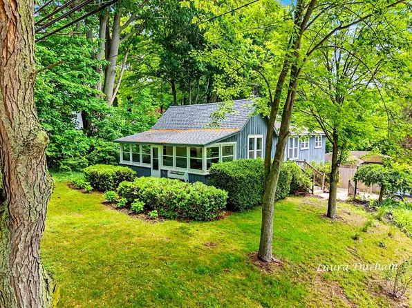 895 Holland St, Saugatuck, MI 49453