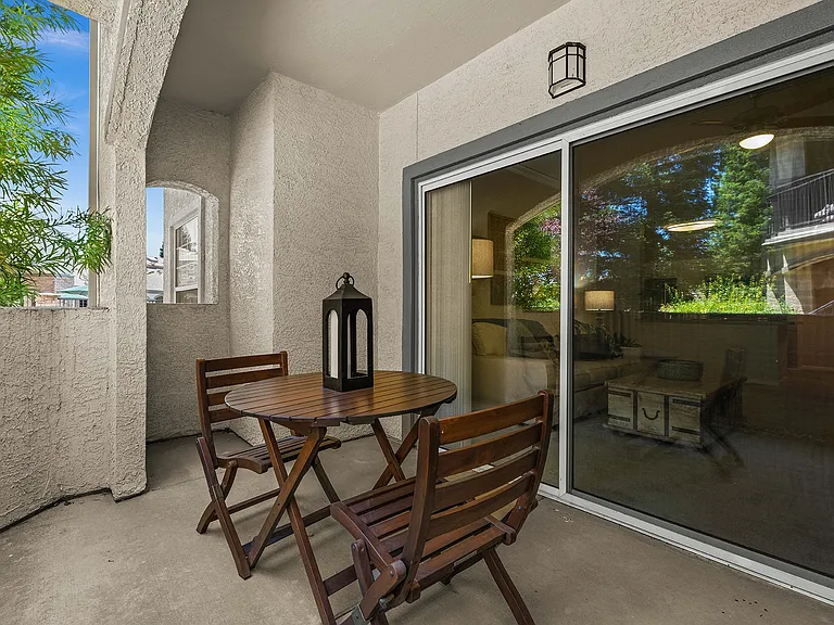Willow Springs Apartments — Photo 29
