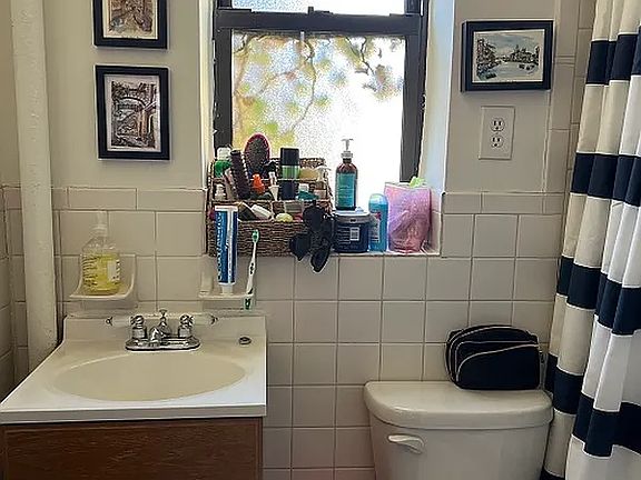 5th image of 230 W 16th St APT 4W