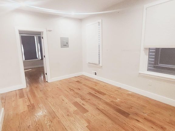 4th image of 162 Clendenny Ave #101