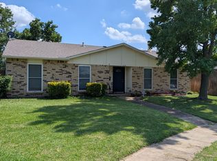 2126 Chatsworth Rd, Carrollton, TX 75007