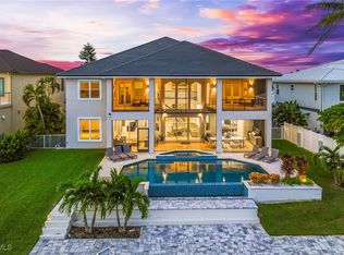 2418 SE 28th St, Cape Coral, FL 33904