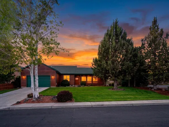 3560 SW Hillcrest Ct, Redmond, OR 97756