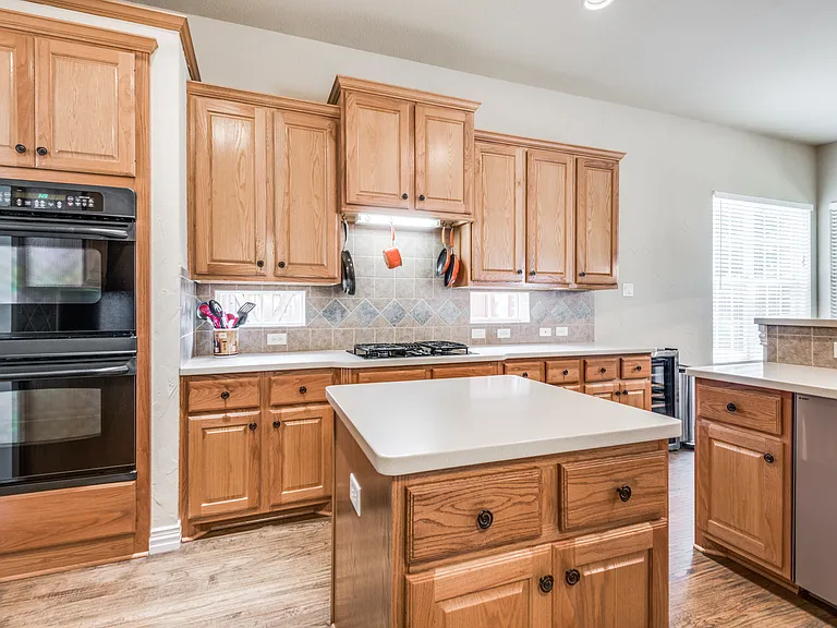 636 King Lionel Ln — Photo 13