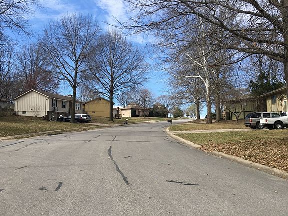 4th image of 413 SW Palo Dr