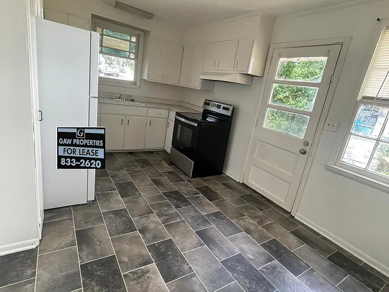 202 Chamberlin St #A — Photo 4