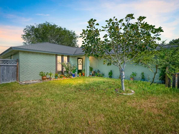 2825 W Mount Dr, Corpus Christi, TX 78414