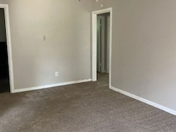 3rd image of 1309 S San Jose Dr