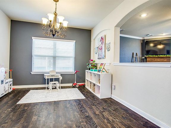 3rd image of 5916 Paddlefish Dr