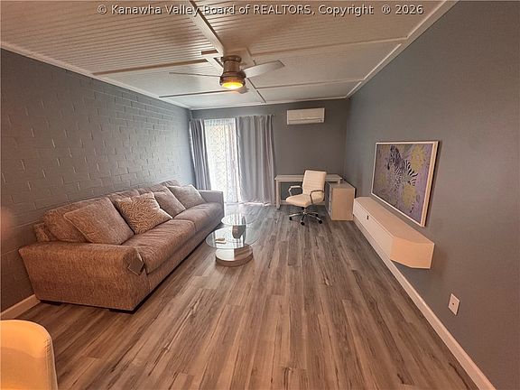 5th image of 2106 Kanawha Blvd E APT 515