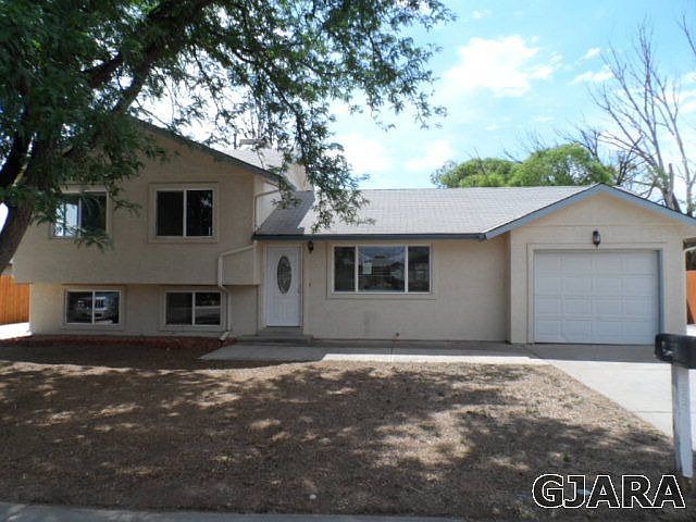 1st image of 557 Eastmoor Dr