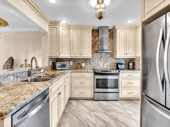 3990 NW 42nd Avenue #308, Lauderdale Lakes, FL 33319