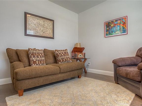 5th image of 15505 Pioneer Bluff Trl