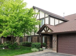 1066 Creekside Ct APT 1A, Wheeling, IL 60090