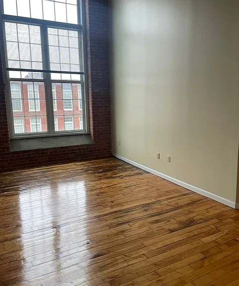 Victoria Riverside Townhouse Lofts — Photo 55