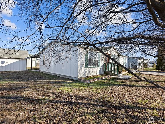 3rd image of 643 S Kristina Road