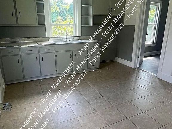 2nd image of 227 Wingfield St