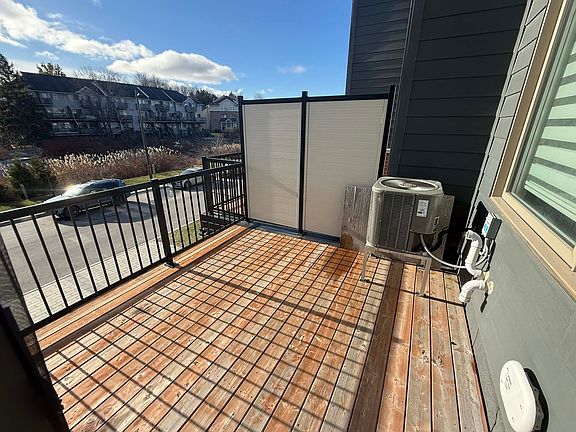 2nd image of 275 Squadron Cres