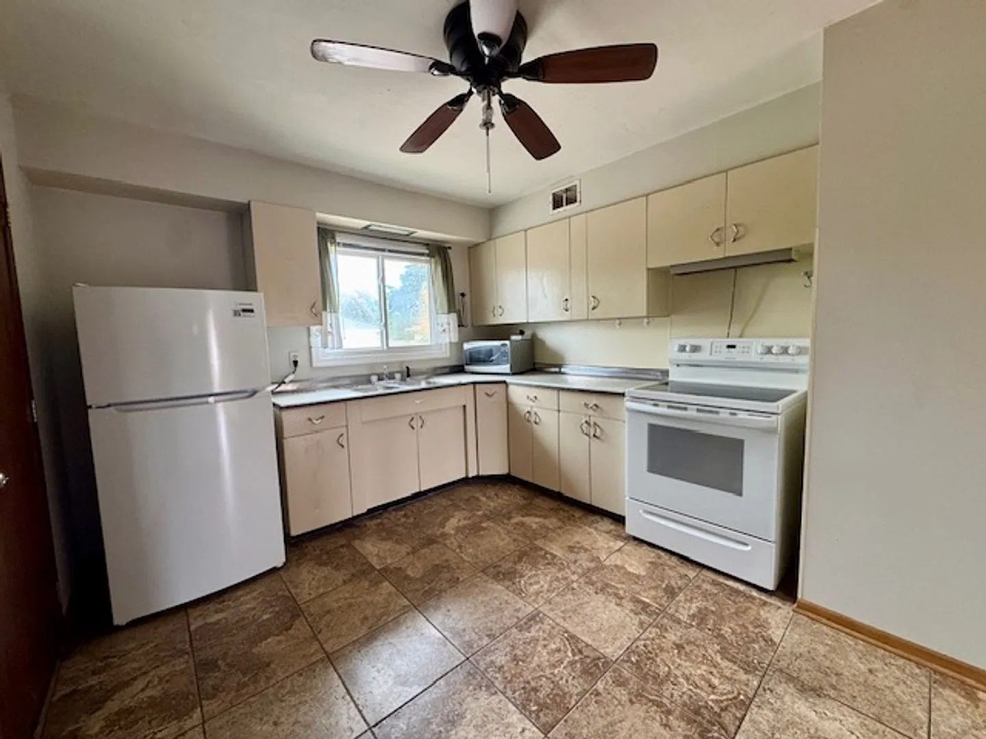 Hopkins Townhome for Rent — Photo 1