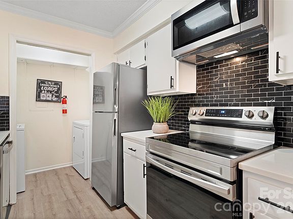 3rd image of 11123 Harrowfield Rd