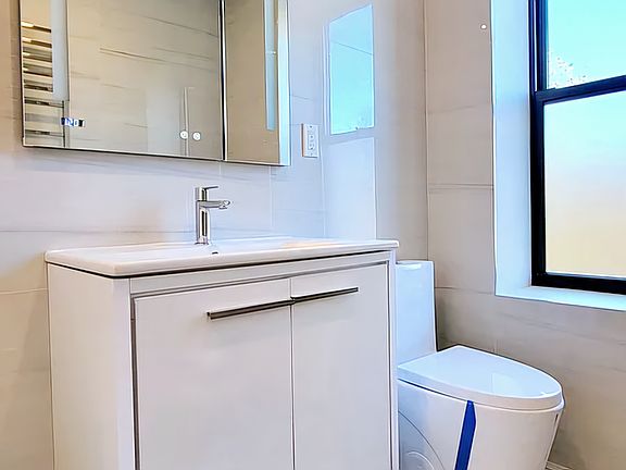 5th image of 374 Jefferson Ave Unit Penthouse 3