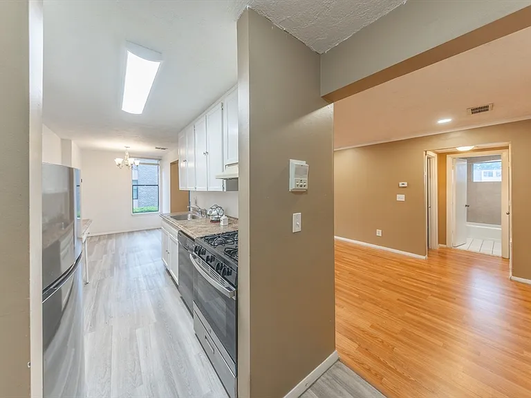 30 Shrewsbury Green Dr #G — Photo 9