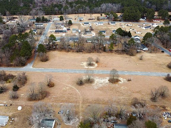 4th image of Sandpiper Dr