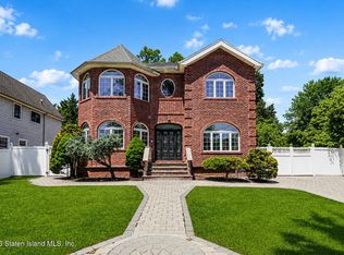 143 Barlow Ave, Staten Island, NY 10308
