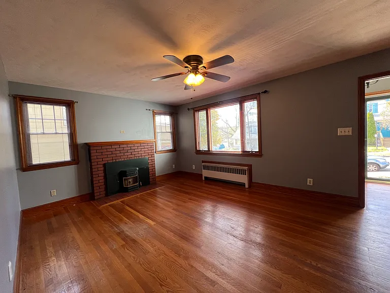 23 Home Ave — Photo 6