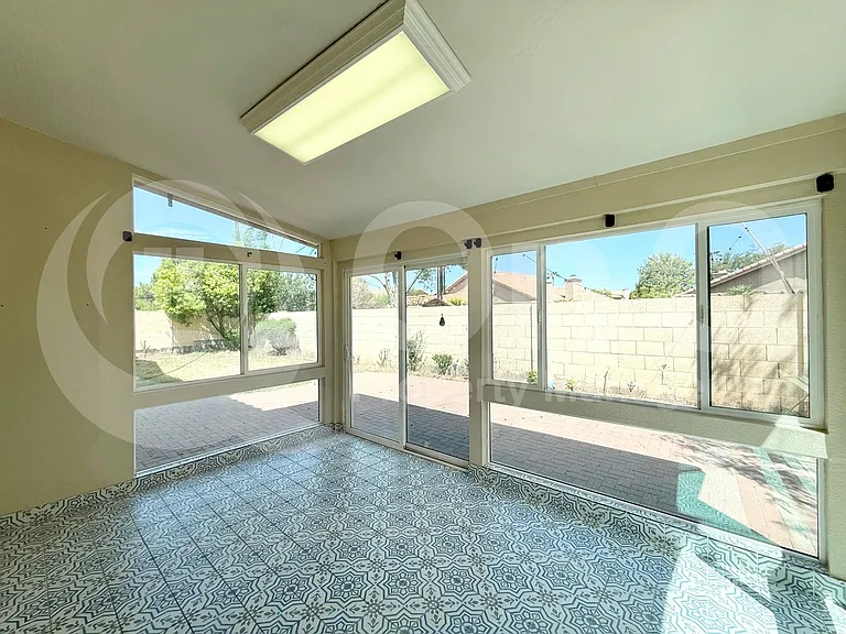 182 W Knox Rd — Photo 23