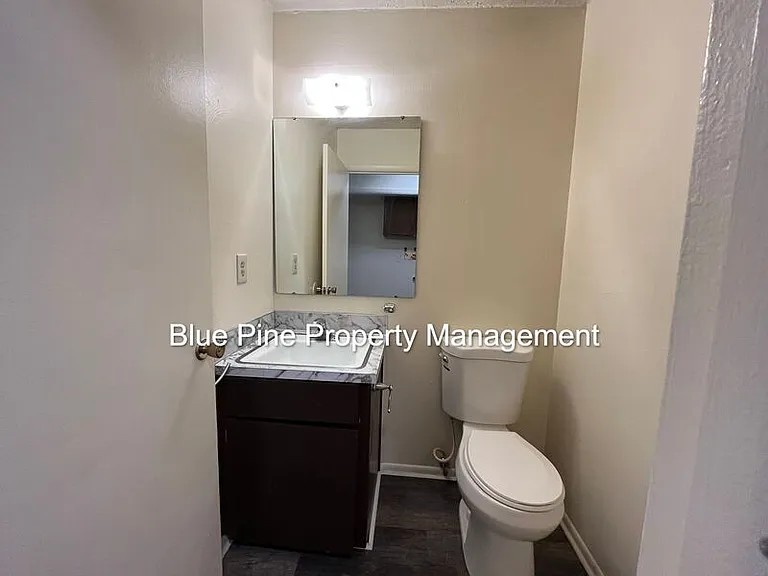 337 E 15th St #4 — Photo 4