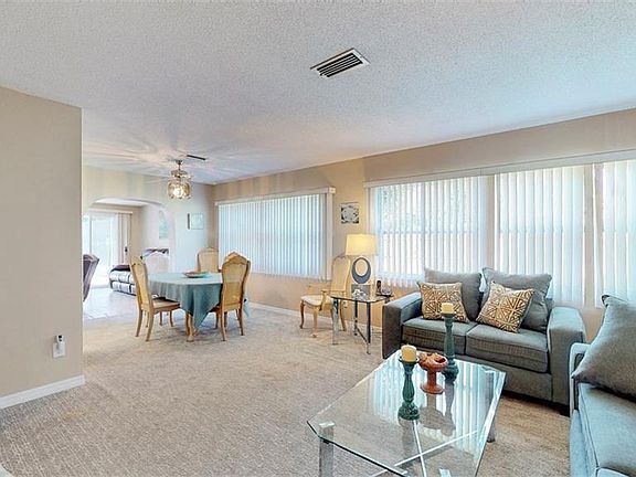 5th image of 2328 N Watersedge Dr