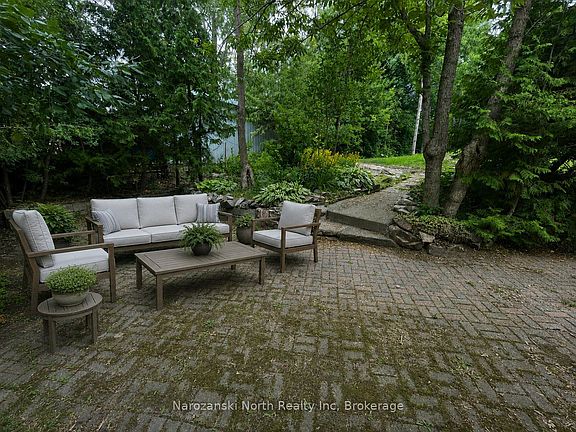 4th image of 151 B Du Lac Ave