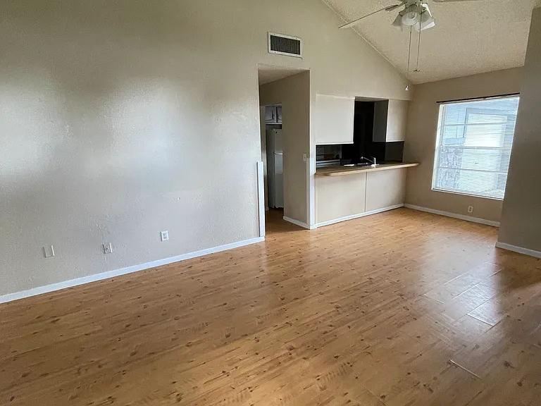 1520 SW Foxridge Run — Photo 5