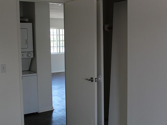 5th image of 142 3rd Ave #2