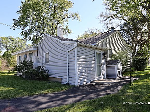 3rd image of 38690 N Green Bay Rd