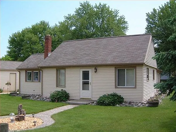 4575 Holt Rd photo 1