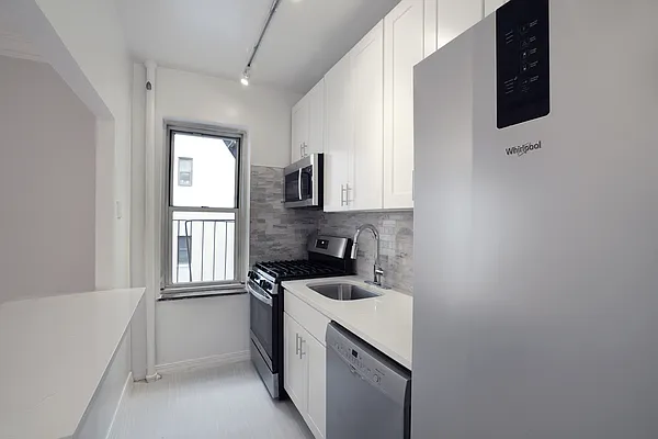 Sold by Weichert Manhattan Midtown | media 8