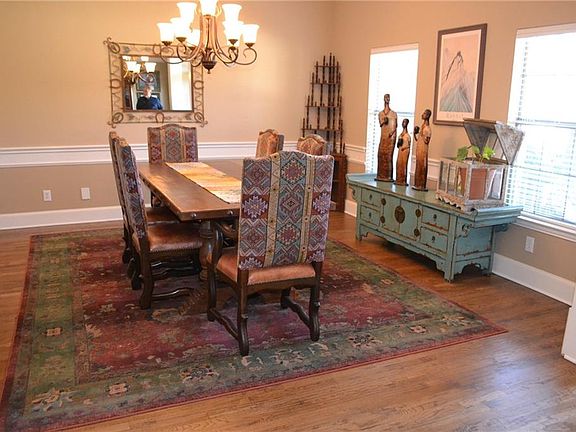 3rd image of 8108 Linksview Dr