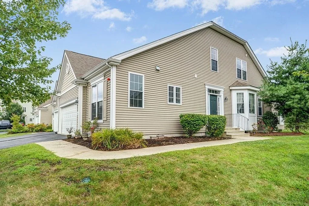 84 Buttercup Ln — Photo 3