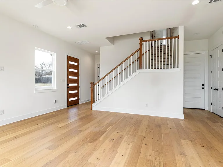 304 E 195th St #304 — Photo 4