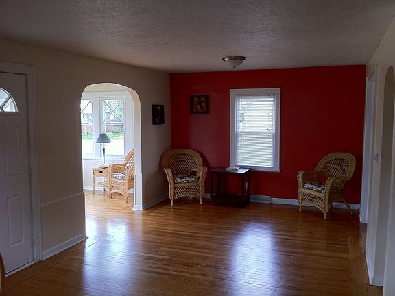 2nd image of 402 N Byrkit Ave