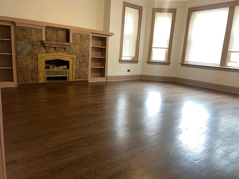 8253 S Maryland Ave #1 — Photo 1