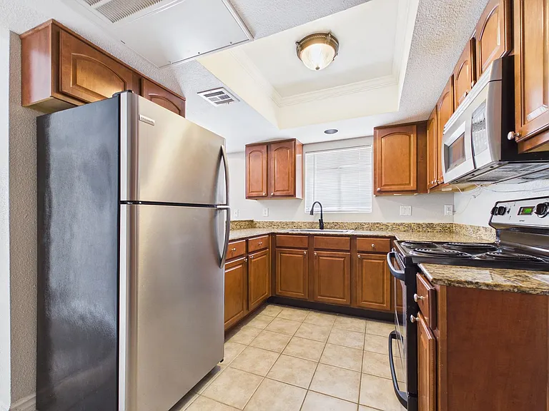 3420 W Danbury Dr #C203 — Photo 3
