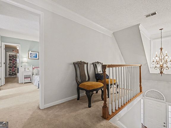 5th image of 118 Kingston Rd