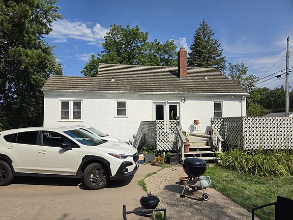 2nd image of 2359 Victoria St N