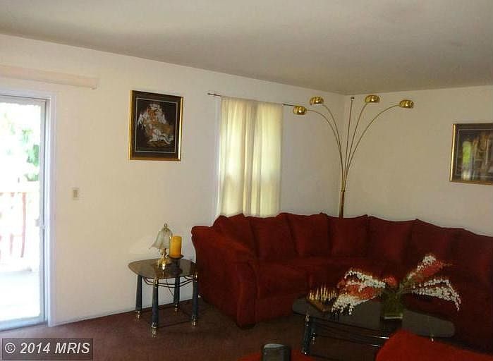 Spacious Living Room
